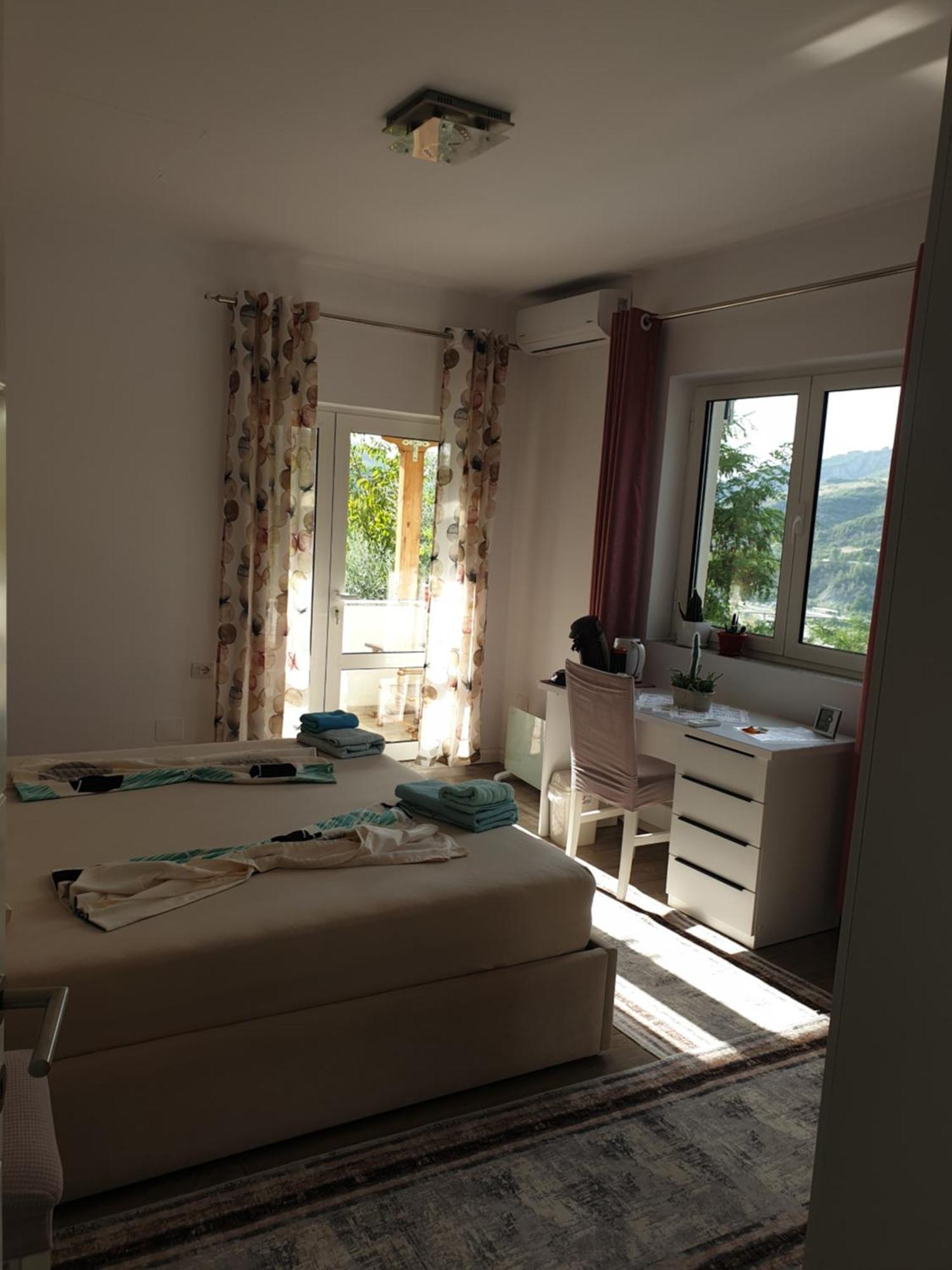 Bright & Cozy Room With Balcony Corovode Exterior photo